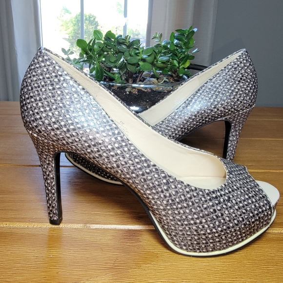 Nine West Shoes - Nine West "Chantilly" Pumps - Size 8‎